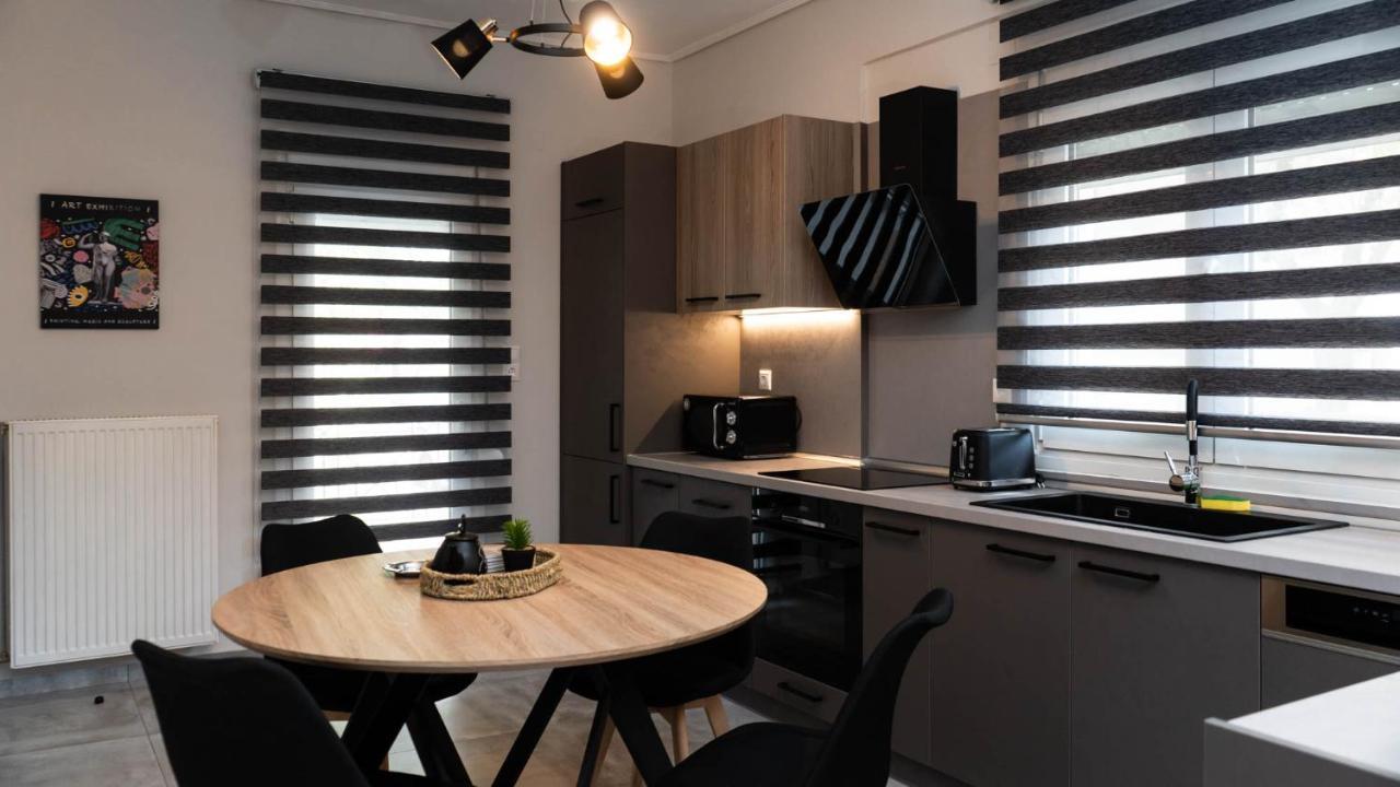 Mythic Meteora Apartment กาลัมปากา ภายนอก รูปภาพ